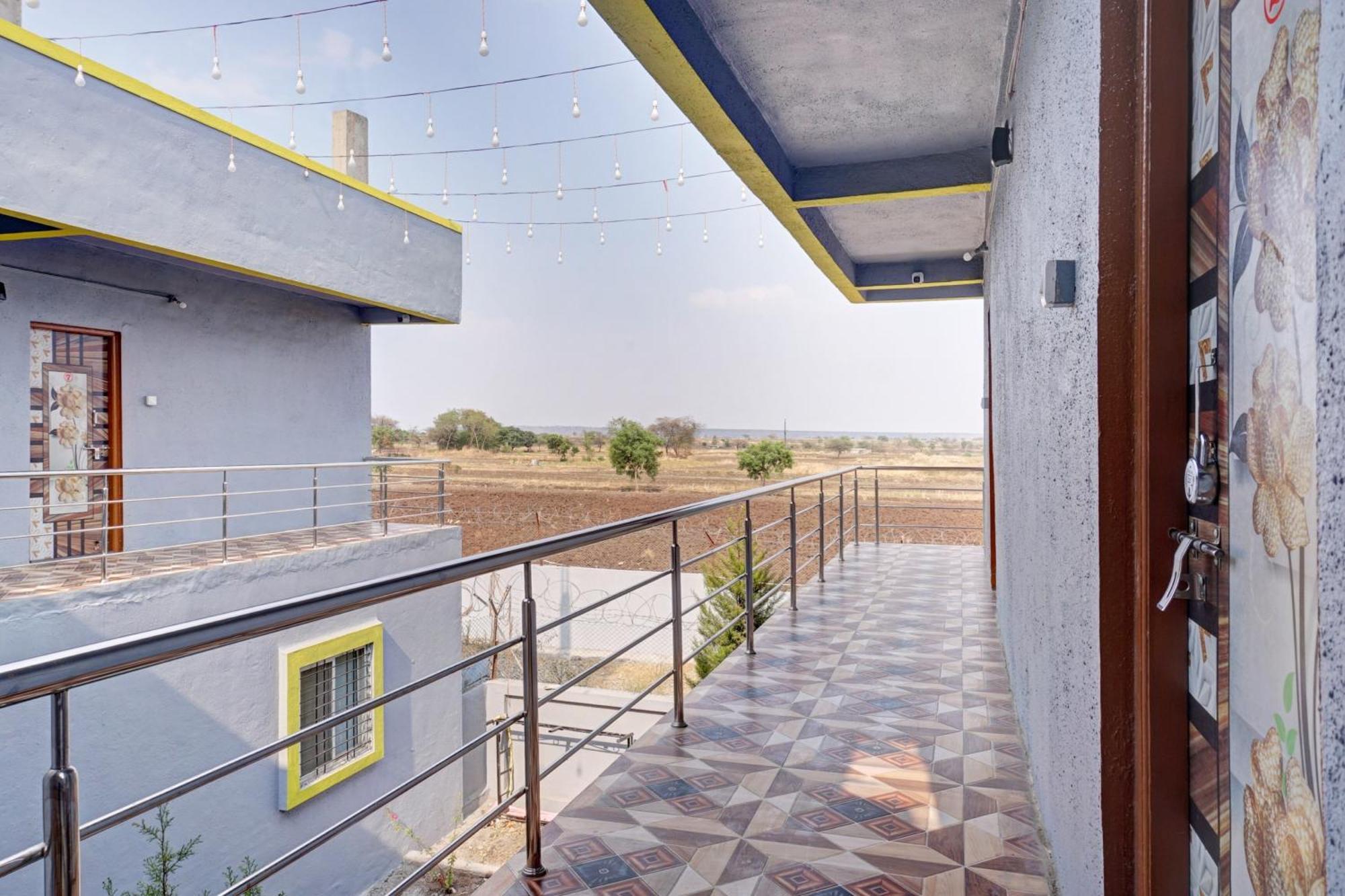 Hotel O Sky 7 Lodge Pimpalwandi Buitenkant foto